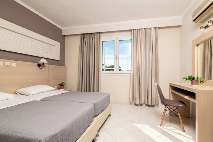 Karras Hotel