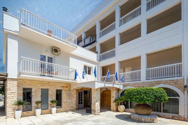 Oasis Hotel