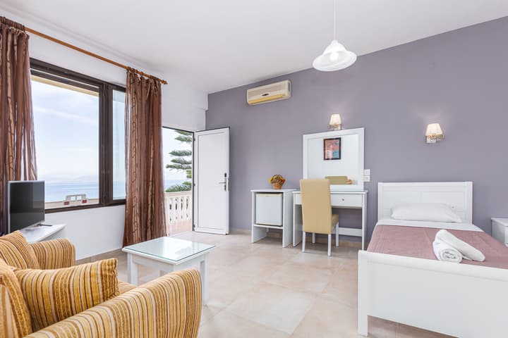 Oasis Hotel