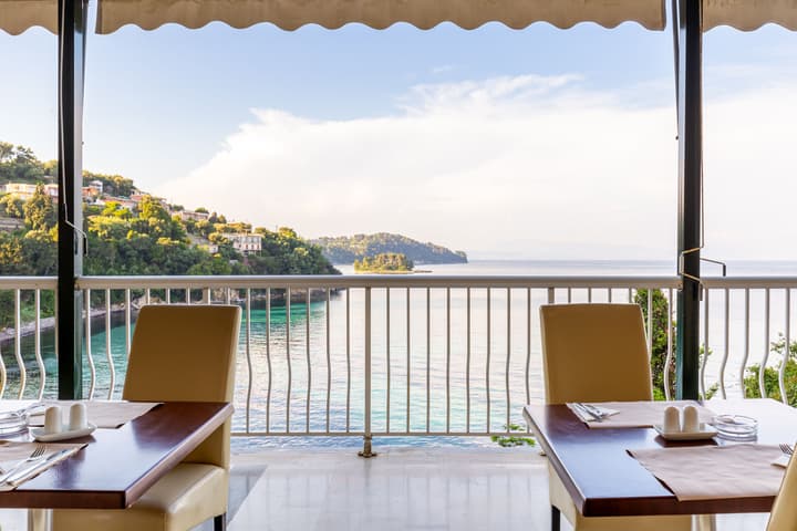 Oasis Hotel