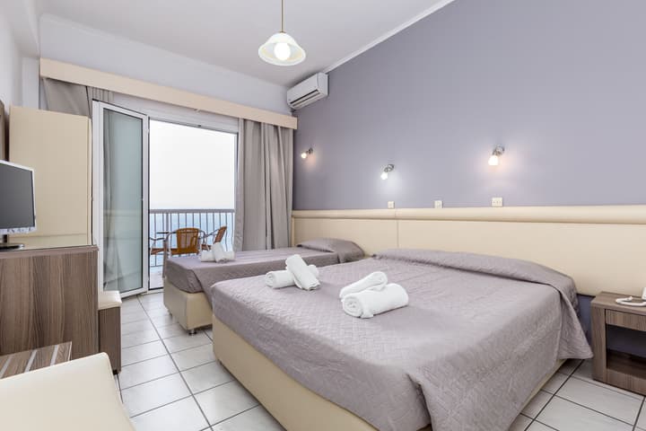 Oasis Hotel