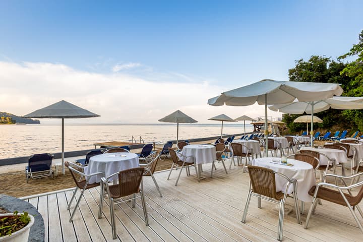 Oasis Hotel