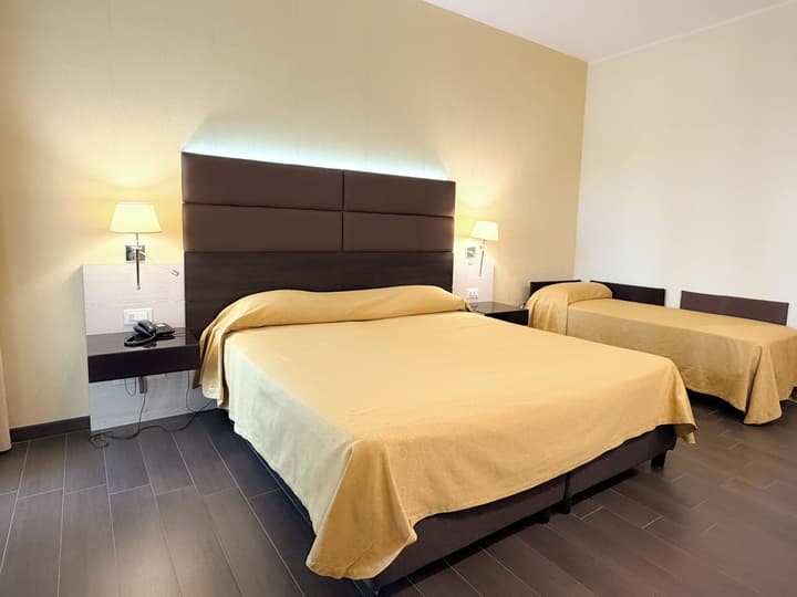 SHotel