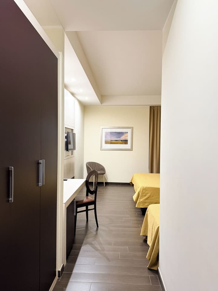 SHotel