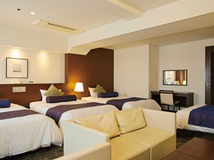 Hotel Plaza Osaka