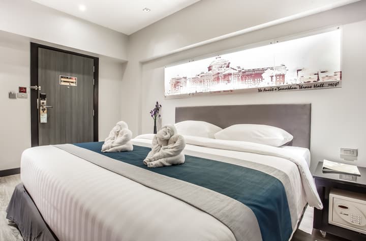 Nouvo City Hotel