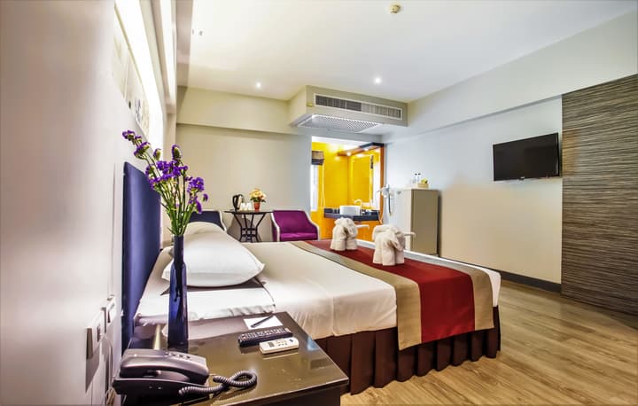 Nouvo City Hotel