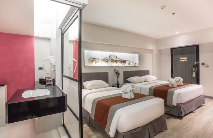Nouvo City Hotel