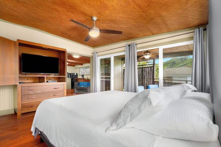Paradise Bay Resort
