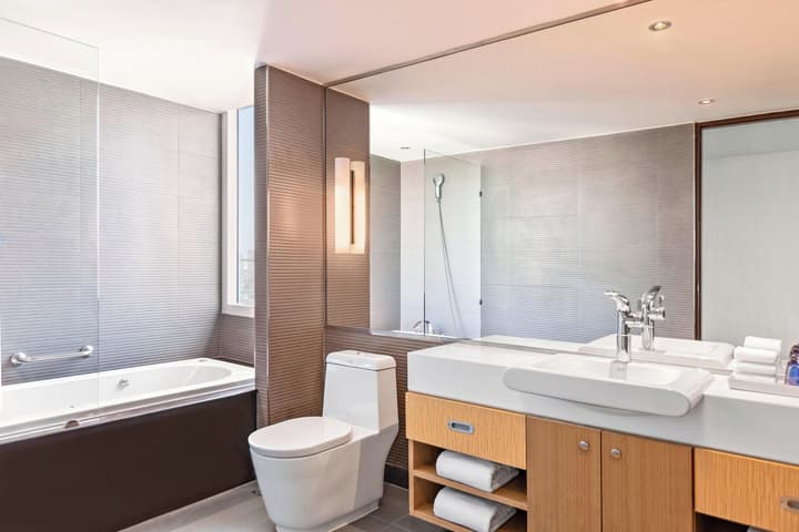 Aloft by Marriott Bangkok Sukhumvit 11
