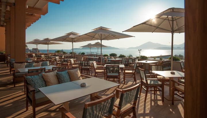 Maestral Resort & Casino