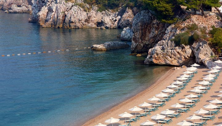 Maestral Resort & Casino