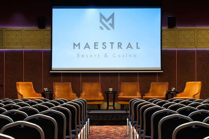 Maestral Resort & Casino