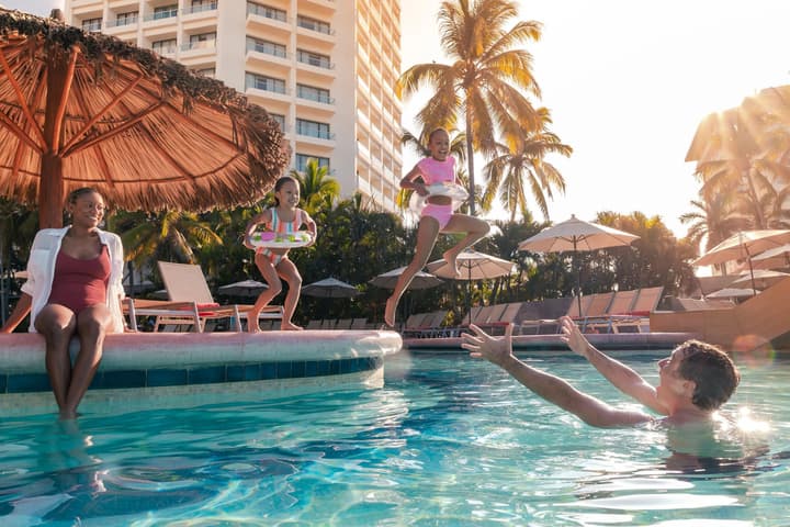 Sunscape Dorado Pacifico Ixtapa Resort & Spa - All Inclusive