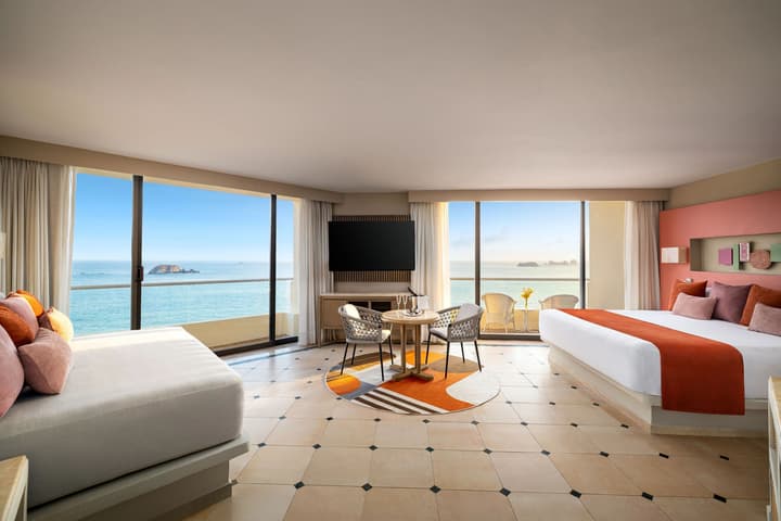 Sunscape Dorado Pacifico Ixtapa Resort & Spa - All Inclusive