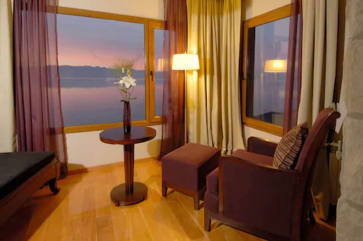 Alma del Lago Suites & Spa