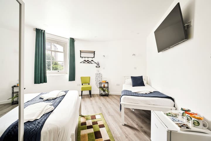 City London Hotel