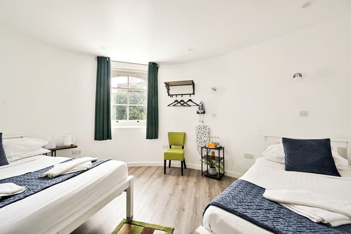 City London Hotel