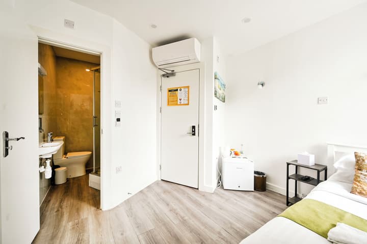 City London Hotel
