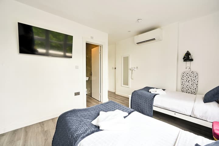 City London Hotel