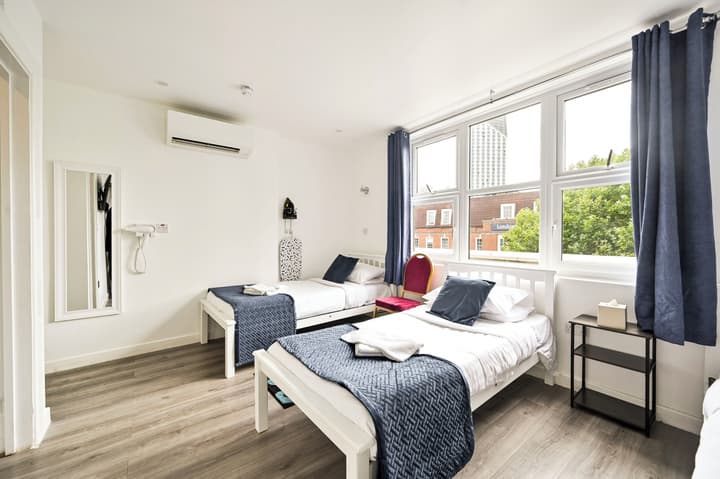 City London Hotel
