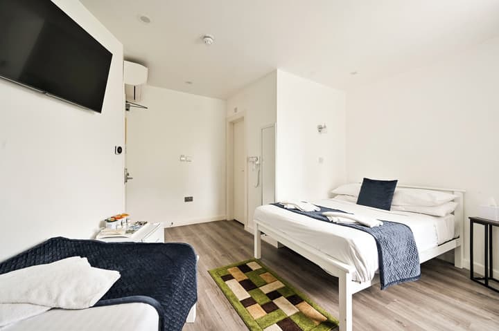 City London Hotel