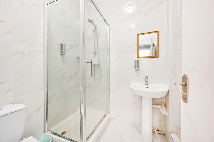 City London Hotel