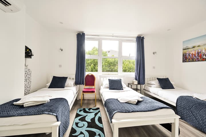 City London Hotel