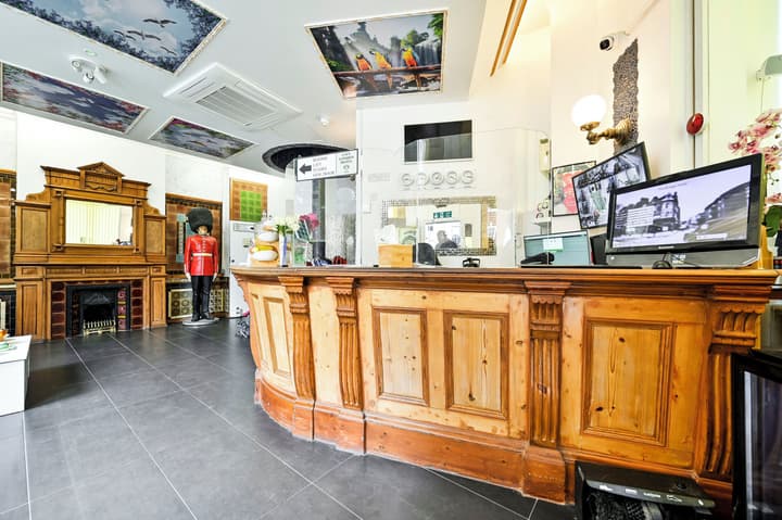City London Hotel