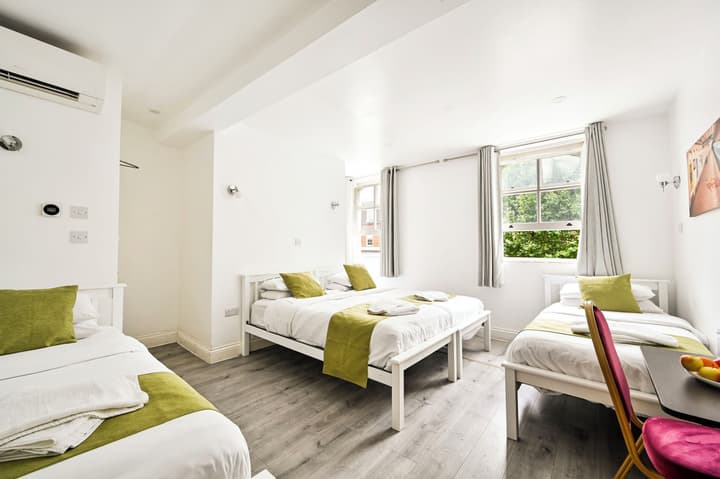 City London Hotel