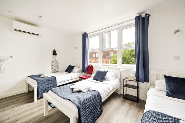 City London Hotel