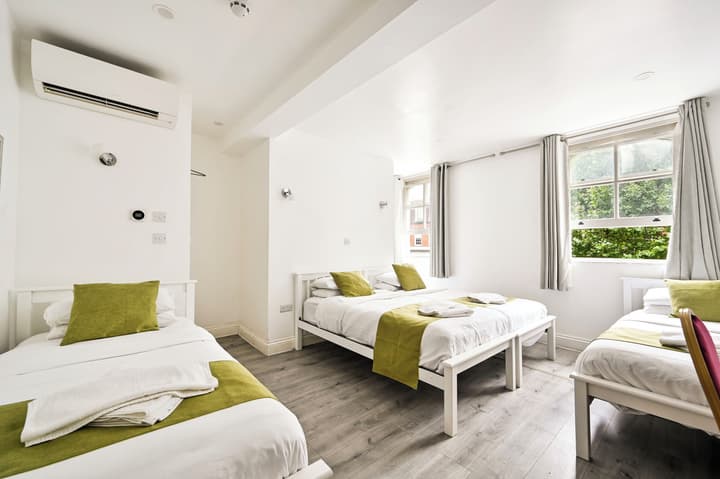 City London Hotel