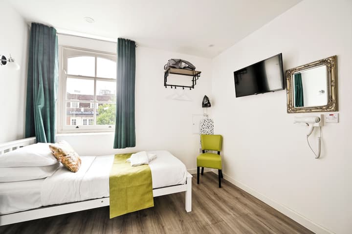 City London Hotel