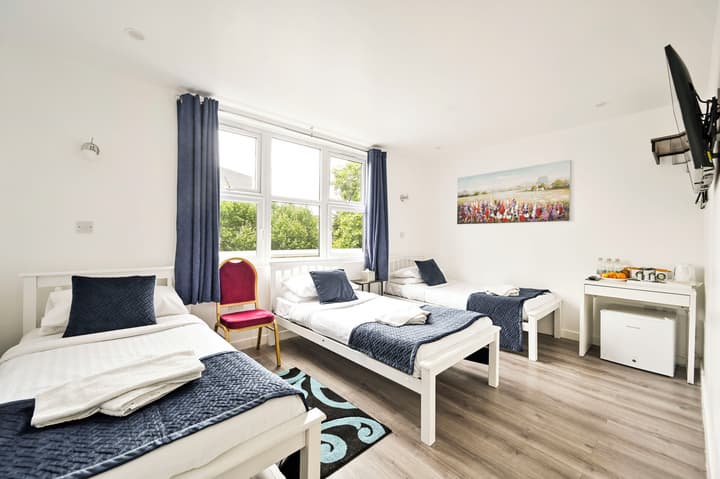 City London Hotel