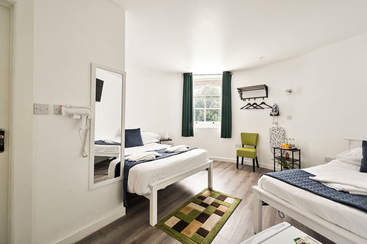 City London Hotel