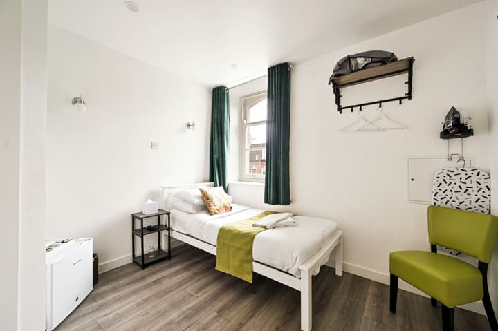 City London Hotel