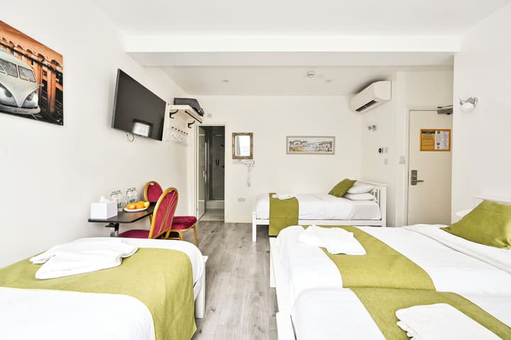 City London Hotel