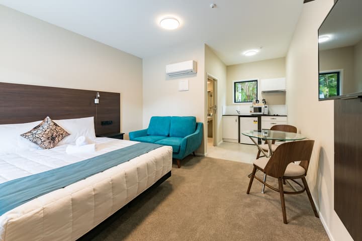 Dolphin Motel