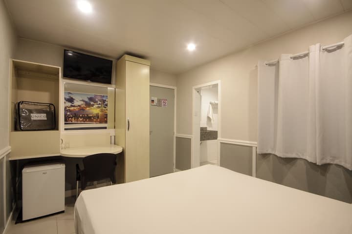 Calamares Hotel