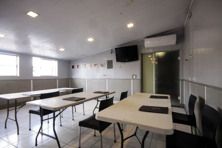 Calamares Hotel