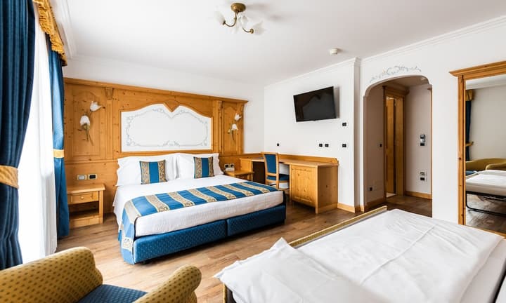 Hotel Antares