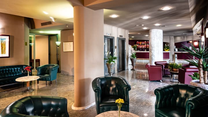 Hotel Sunflower