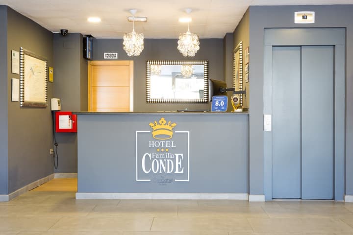 Hotel Familia Conde