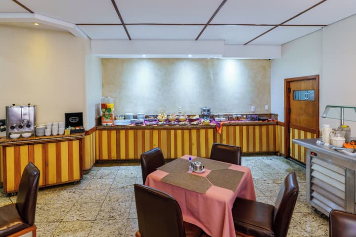 Carillon Plaza Hotel