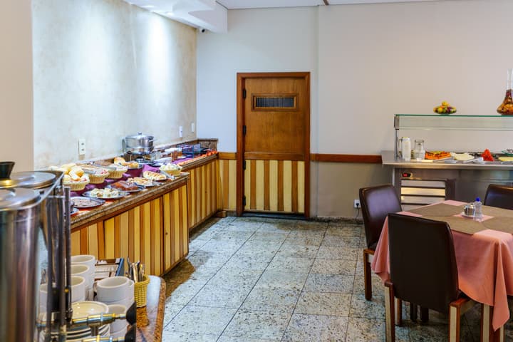 Carillon Plaza Hotel