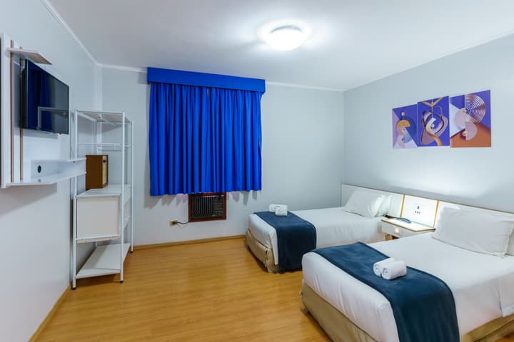 Carillon Plaza Hotel