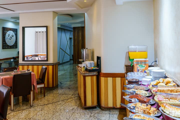 Carillon Plaza Hotel