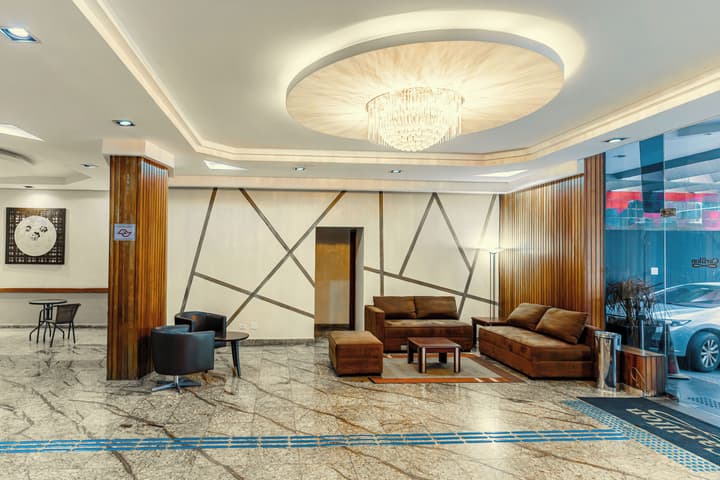 Carillon Plaza Hotel