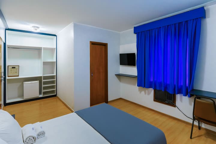 Carillon Plaza Hotel