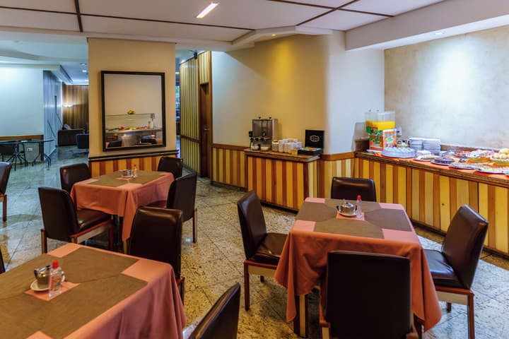 Carillon Plaza Hotel